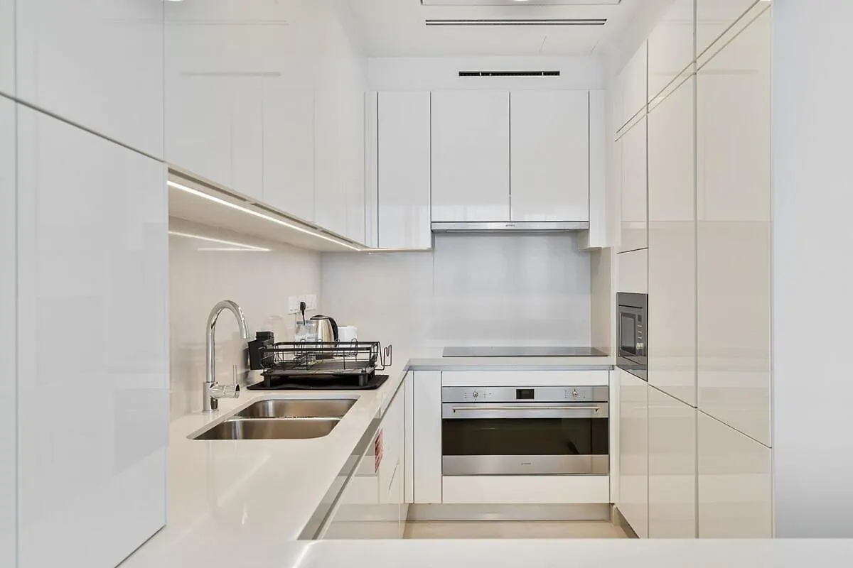 Grand 3Br Apt With Pool, Gym And 2 Parking Spaces Dubai Apartment