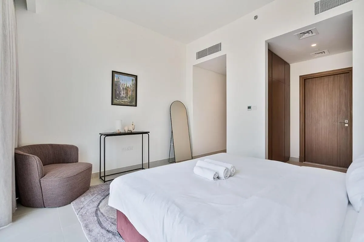 Apartment Grand 3Br Apt With Pool, Gym And 2 Parking Spaces Dubai